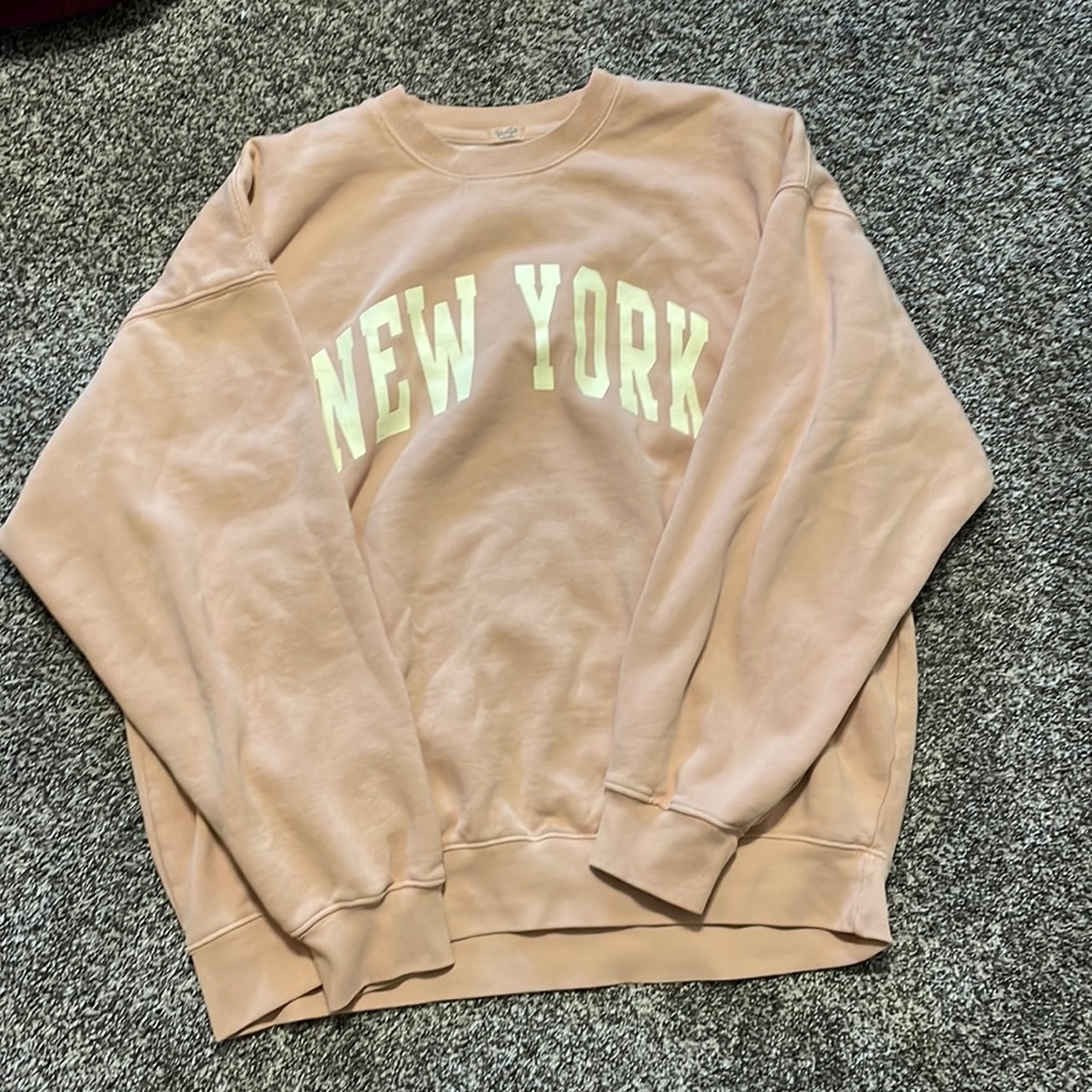 Brandy Melville New York pink crewneck